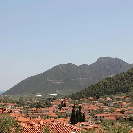 Apartment Beneath The Rock Leonidio
