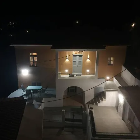 Beneath The Rock Apartment