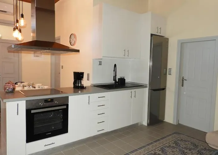 Beneath The Rock Leonídio